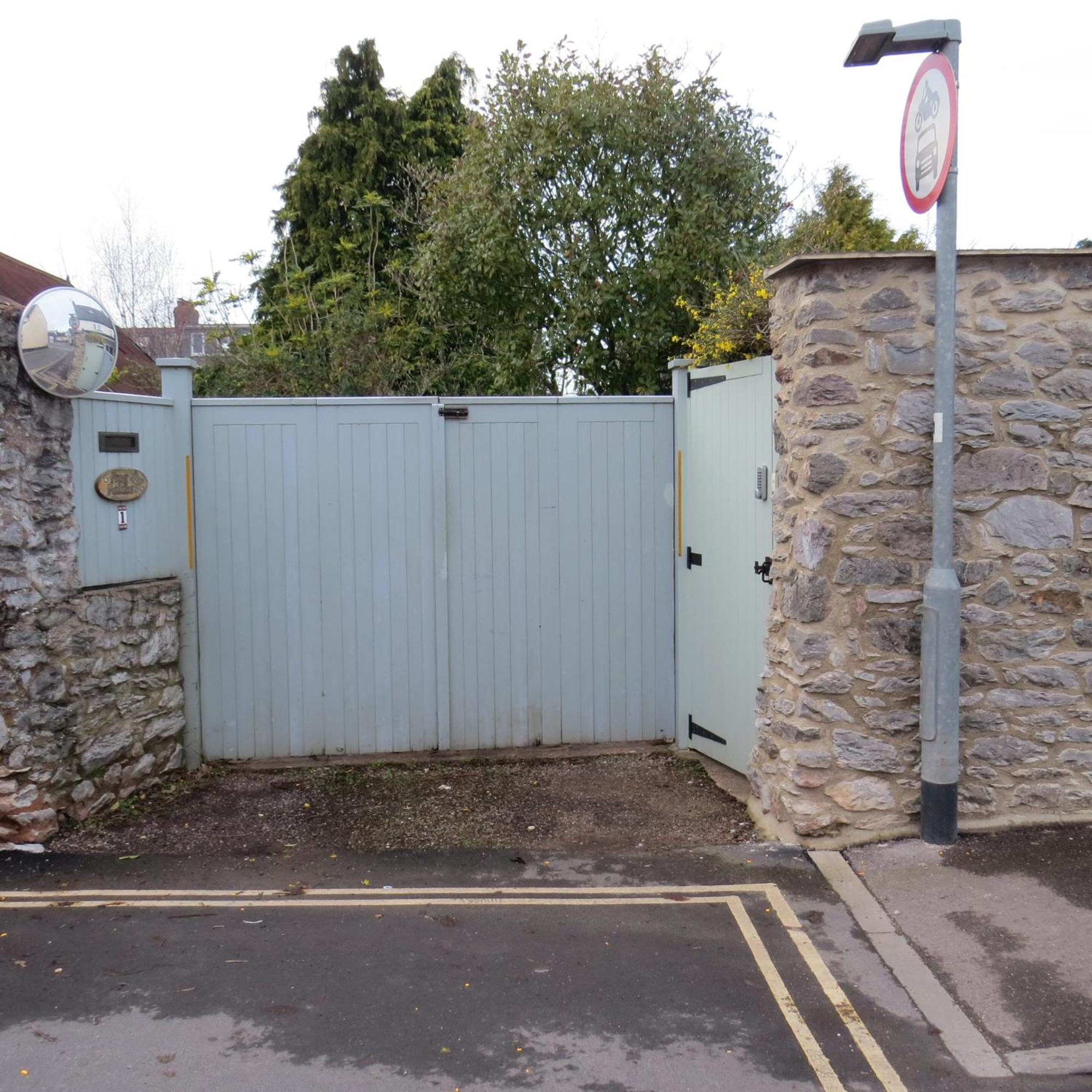 Frog Palace - Secure Parking-Outside Area-Topsham-Exeter-Beach-Chiefs-Wifi 객실 사진